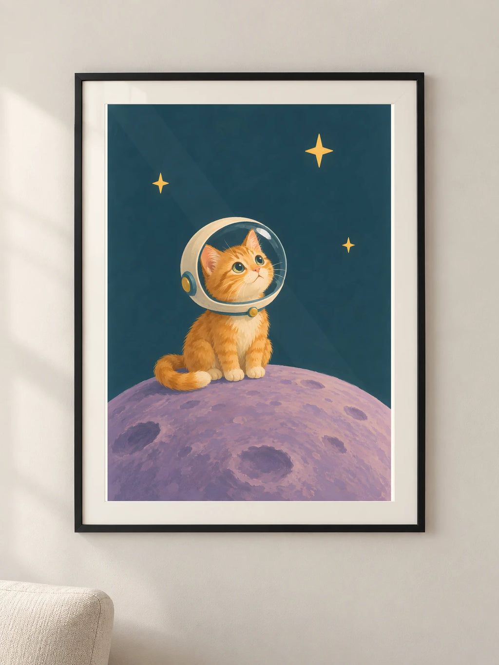 חתלתול בין כוכבים — framed — minimal-room-v3
